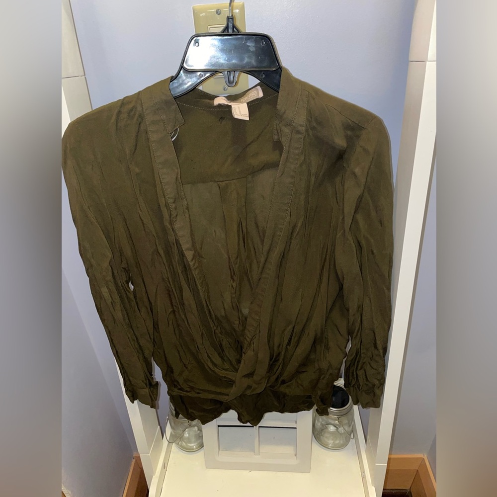 FOREVER 21 olive top